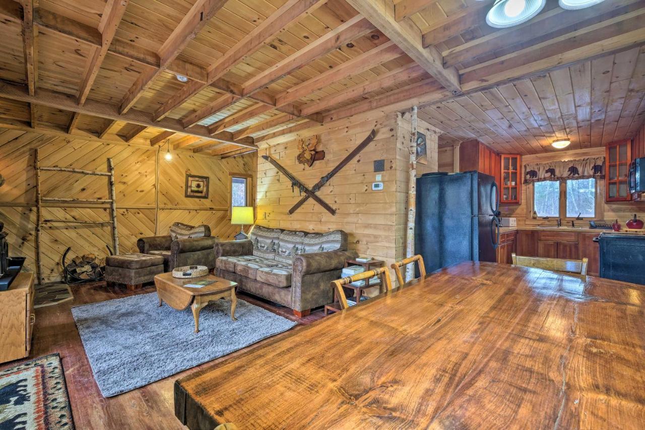 Secluded Johnsburg Retreat With Hot Tub And Fire Pit Villa Exterior photo