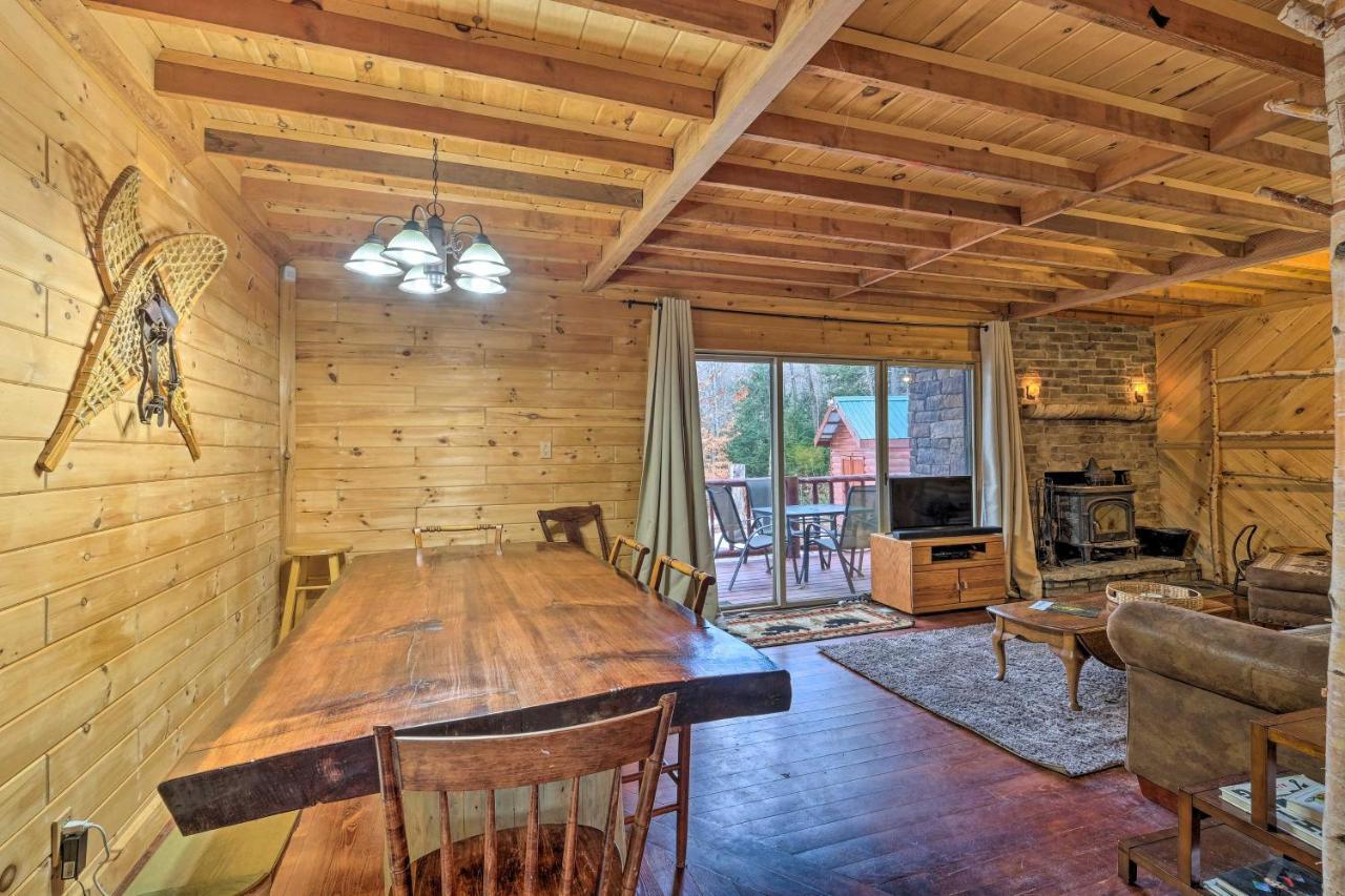Secluded Johnsburg Retreat With Hot Tub And Fire Pit Villa Exterior photo
