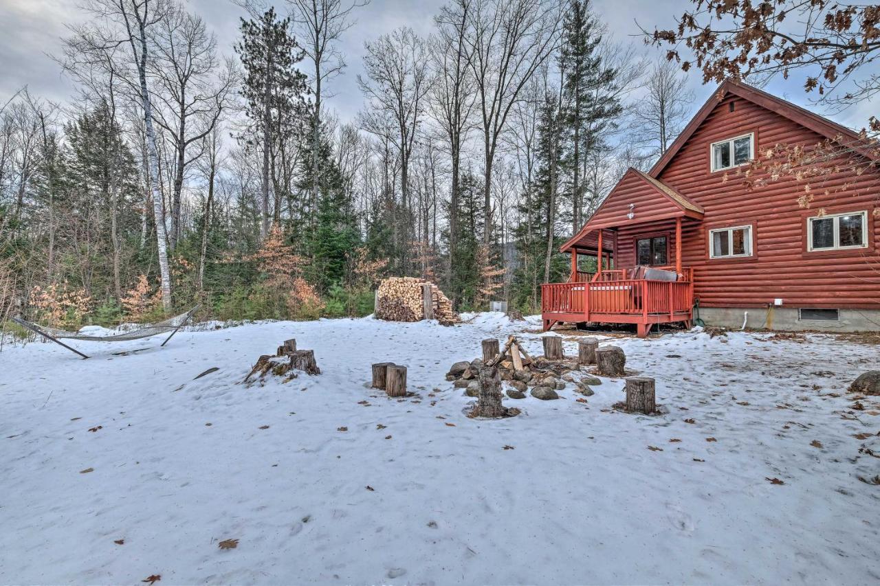 Secluded Johnsburg Retreat With Hot Tub And Fire Pit Villa Exterior photo